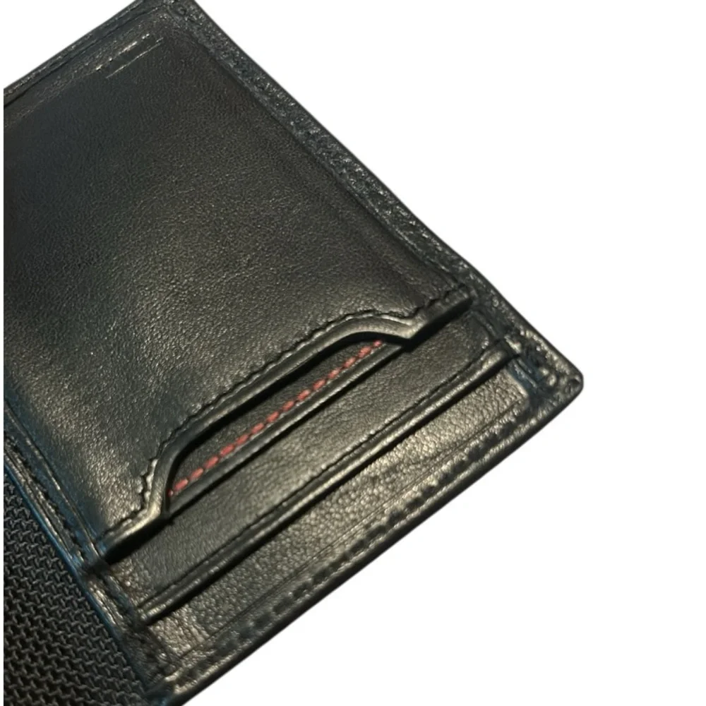 Tumi Men's Leather Gusseted Card Case